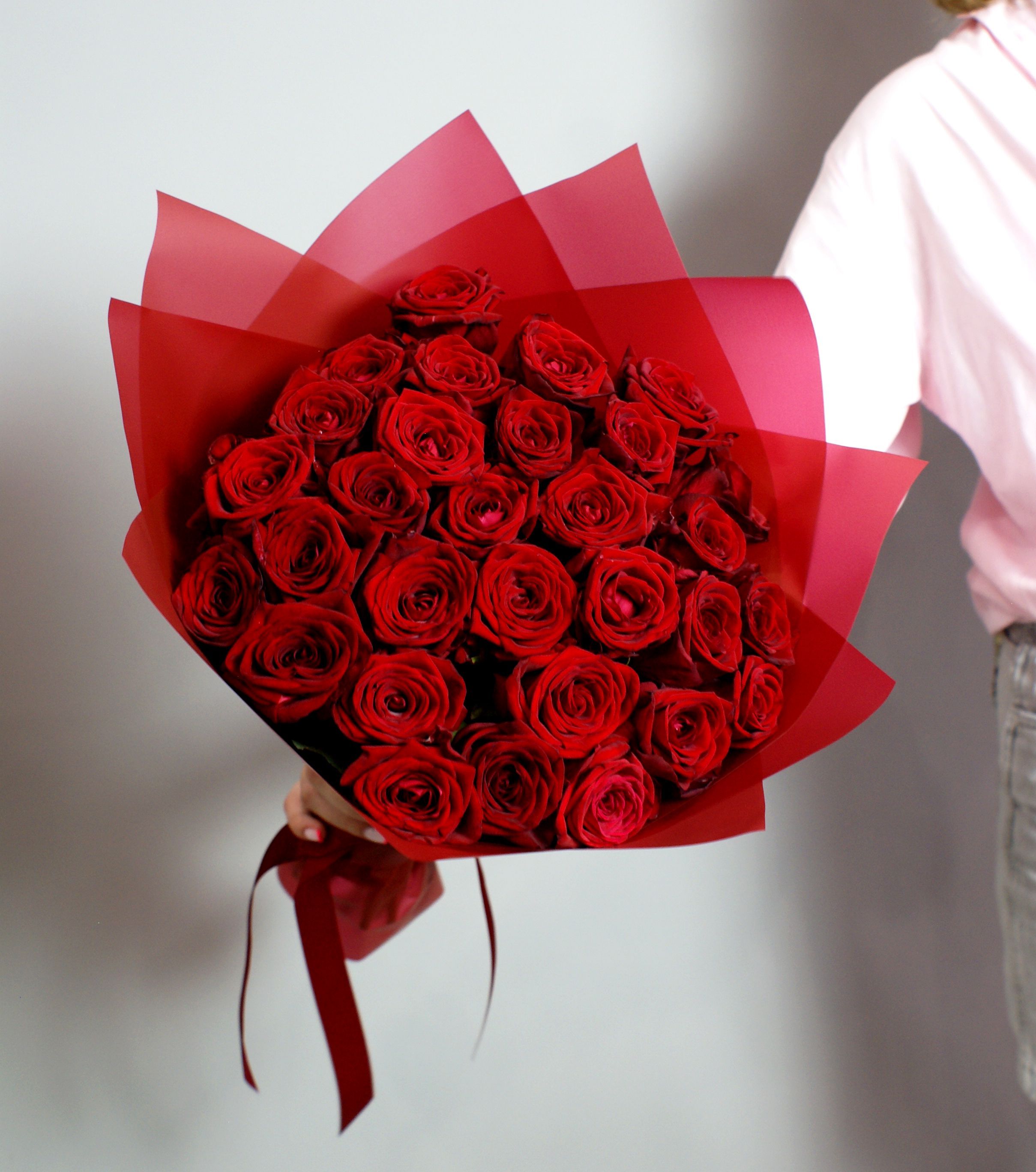 9 красных роз 60 см, Россия